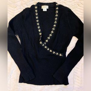 Laura Petites -Black long sleeve v-neck with delicate embroidered floral design